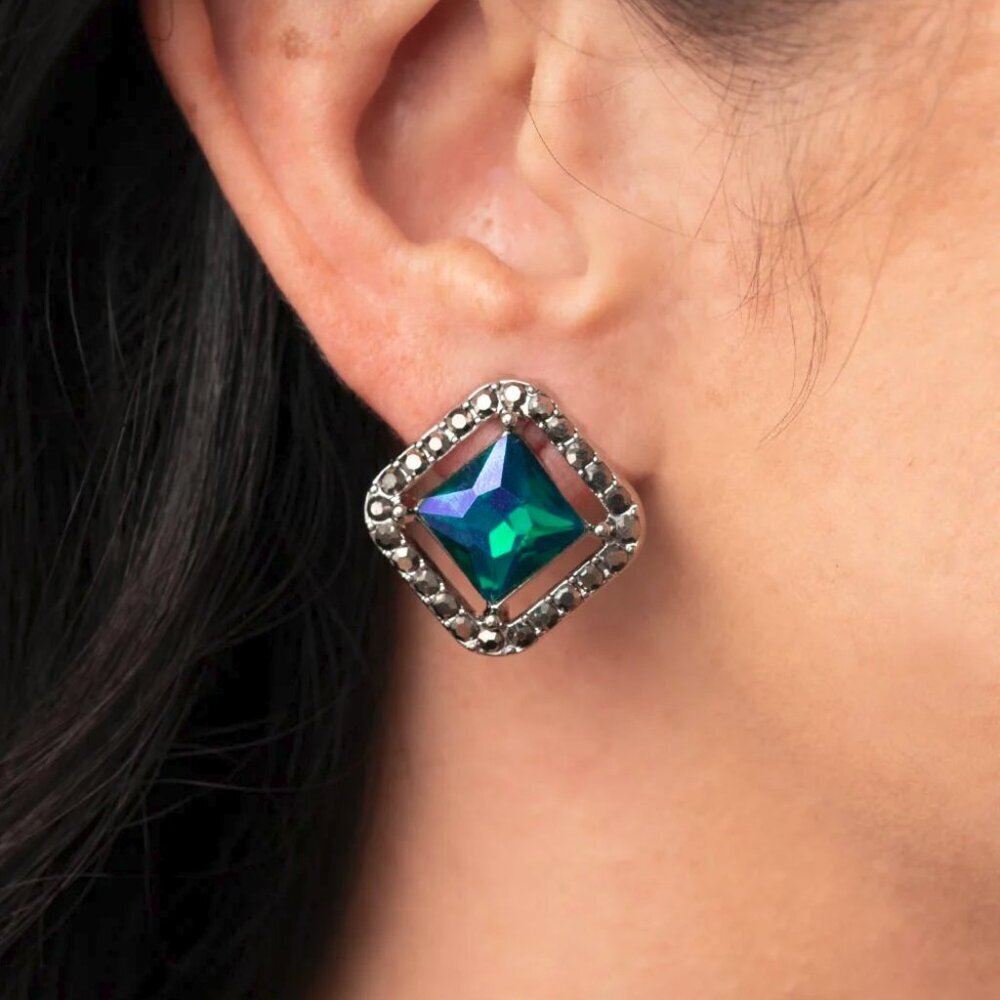 Paparazzi Jewelry Accessories - Cosmic Catwalk - Green Earrings - Vintage
